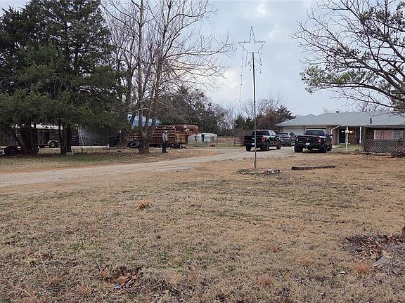 4th image of 3129 Janet Ln