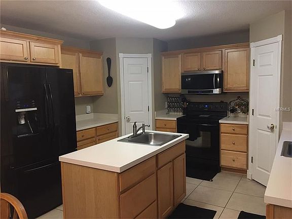 4th image of 4524 SE 31st Pl