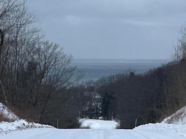 3893 S Lakeview Dr, Shelby, MI 49455