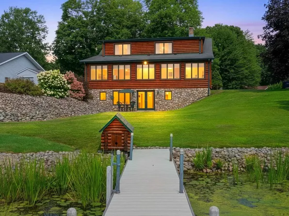 240 Alpine Dr, Shawano, WI 54166