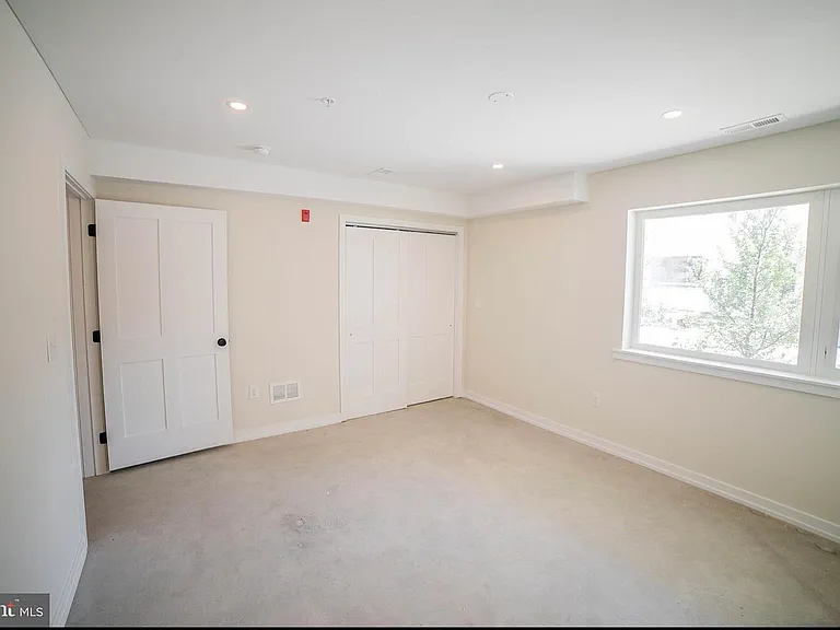 1331 N Randolph St — Photo 11