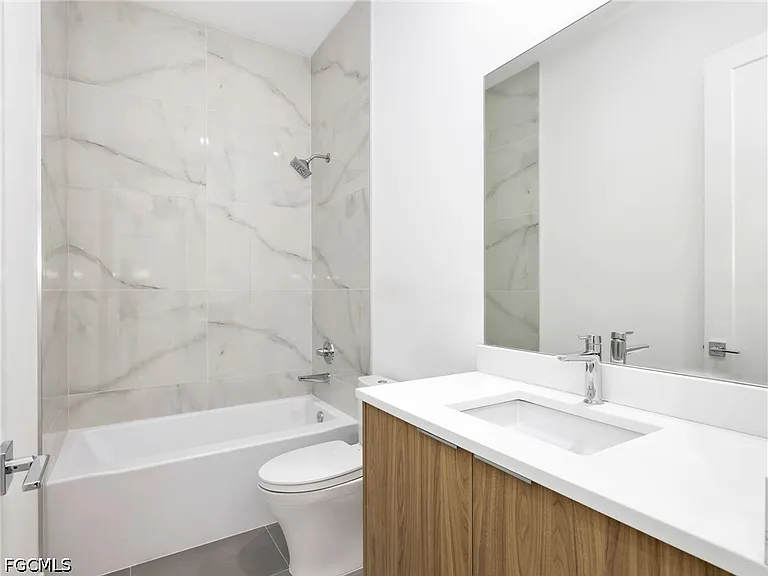 11153 Carnegie Ave — Photo 21