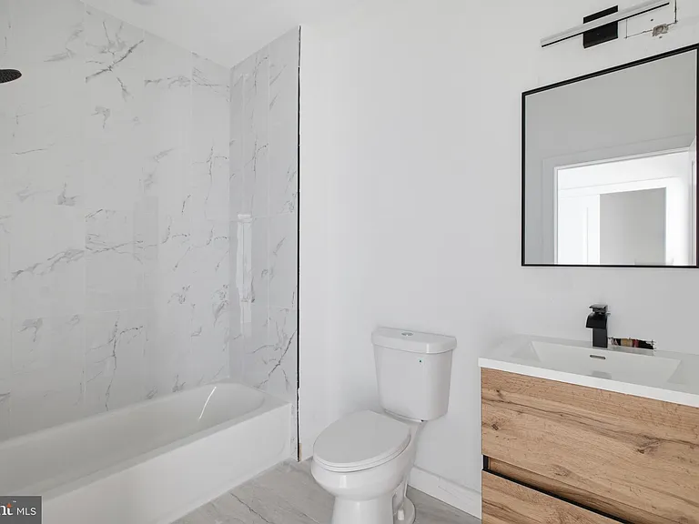 613 N Brooklyn St #5 — Photo 5