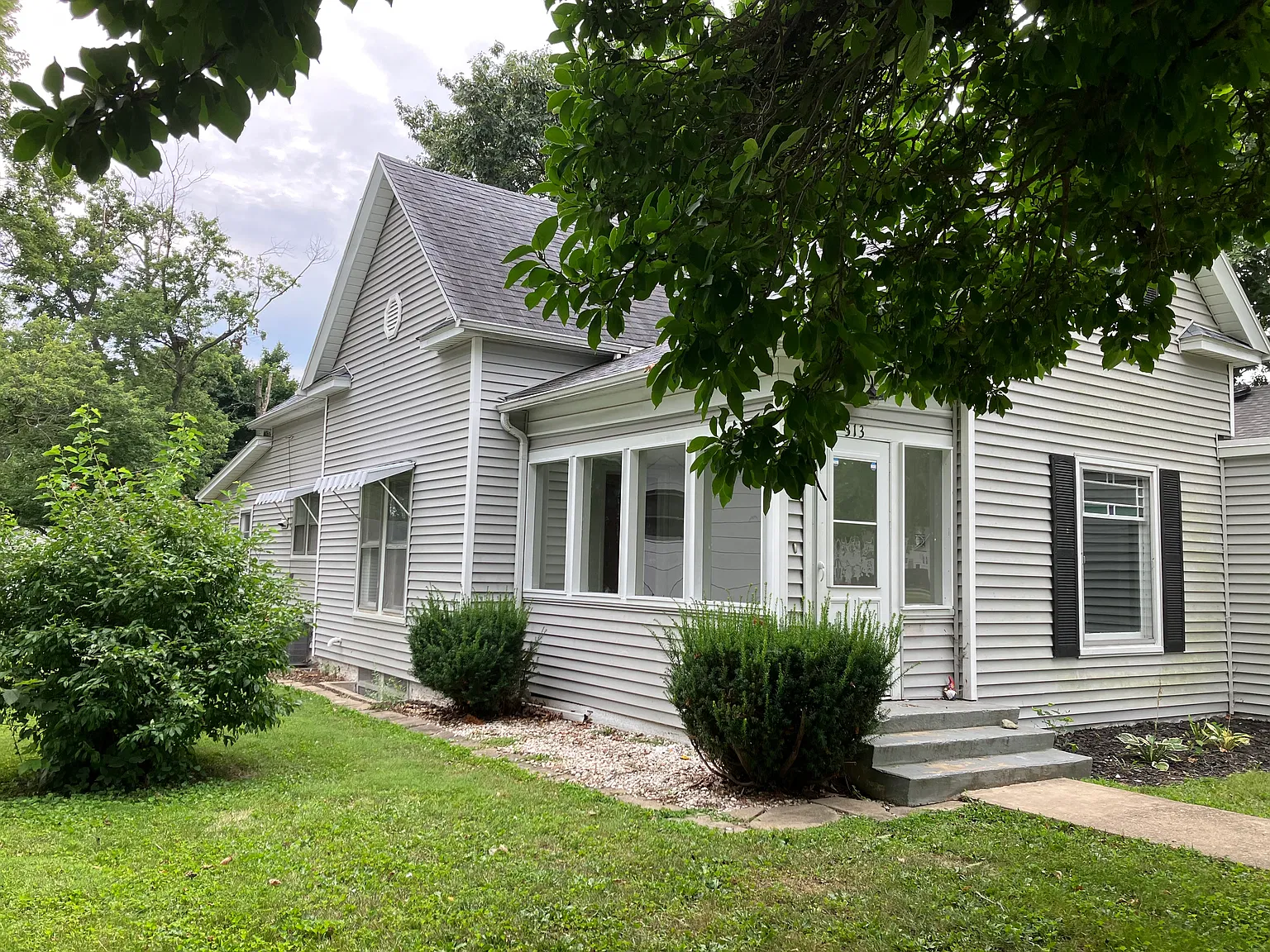 313 East Newkirk Street - Rental - Spc - 1 — Photo 3
