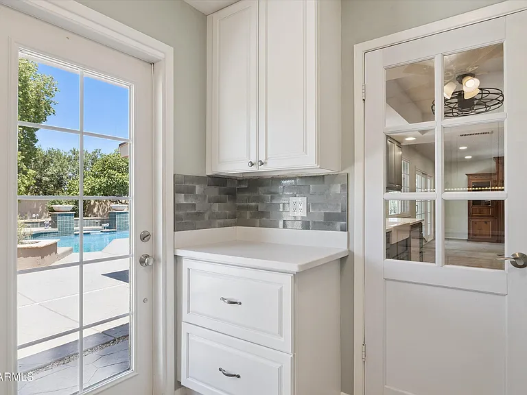 3526 E Sahuaro Dr — Photo 14