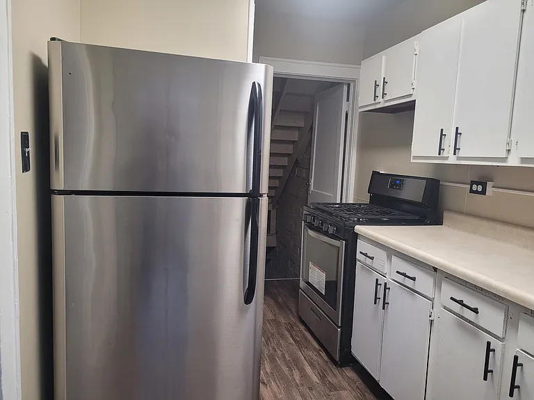 2419 Shelby St #27 — Photo 6