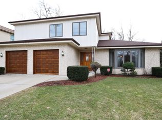 2107 E Seminole Ln, Mount Prospect, IL 60056