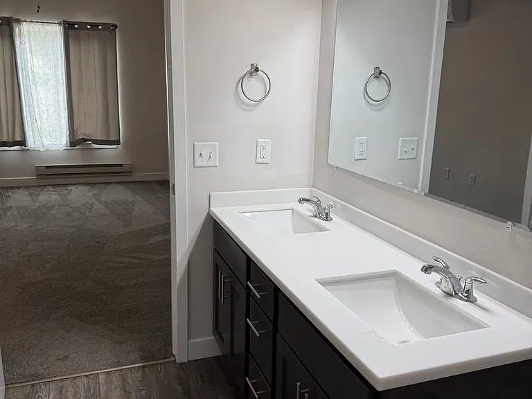 Cottage Grove Commons: Limestone — Photo 17