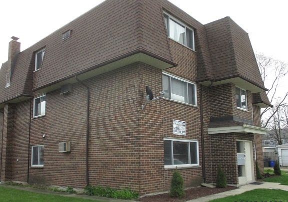 2nd image of 8149 Ogden Ave APT 1N