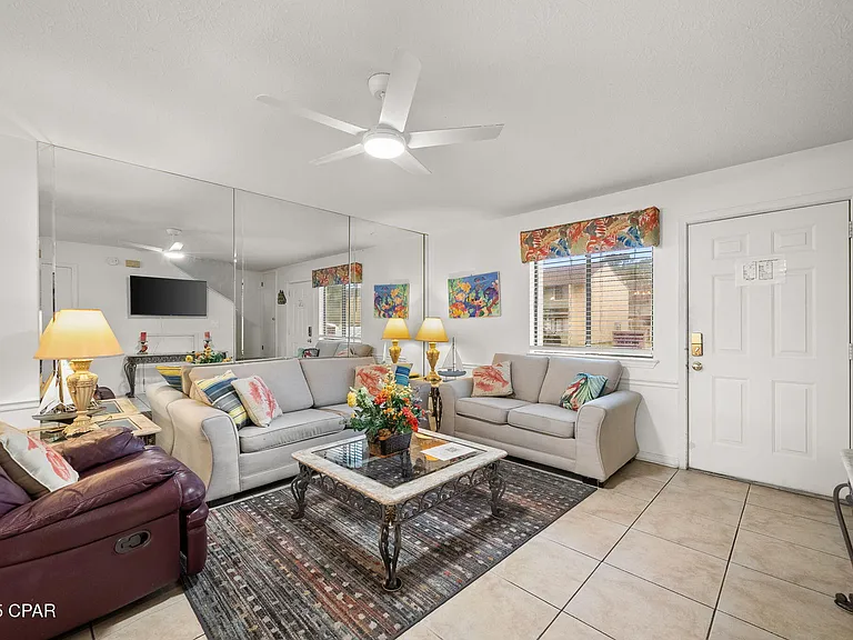 133 W Leslie Ln — Photo 6