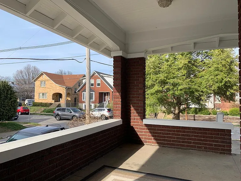 1738 Fernwood Ave — Photo 4