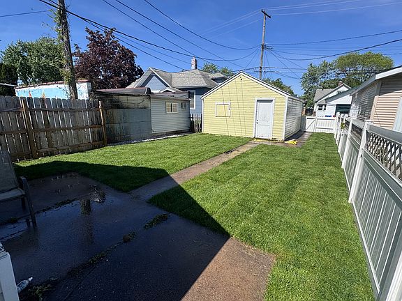 2nd image of 473 Mankato Ave