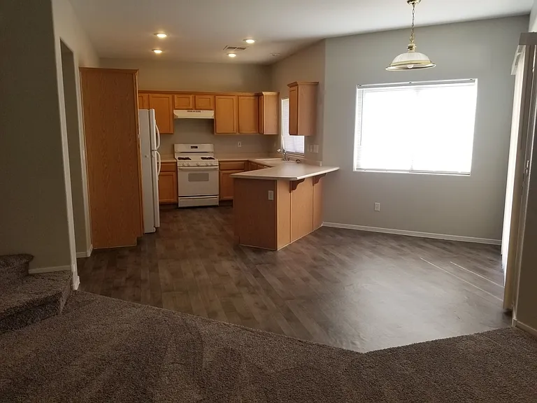 11005 Saint Rafael St — Photo 4