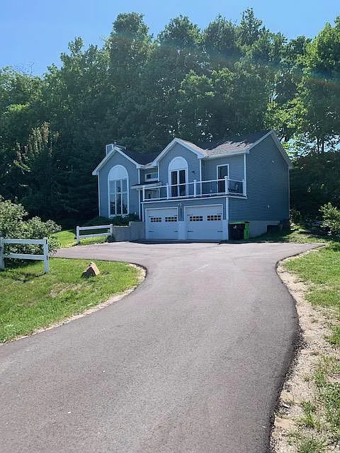4 bed, 1650 sqft, $2,800 — Photo 1