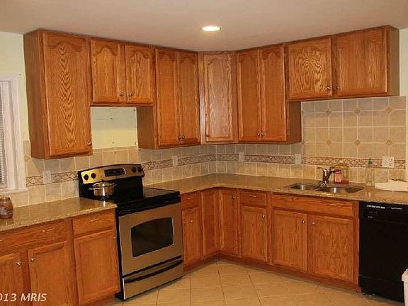 3rd image of 217 Saint James Dr