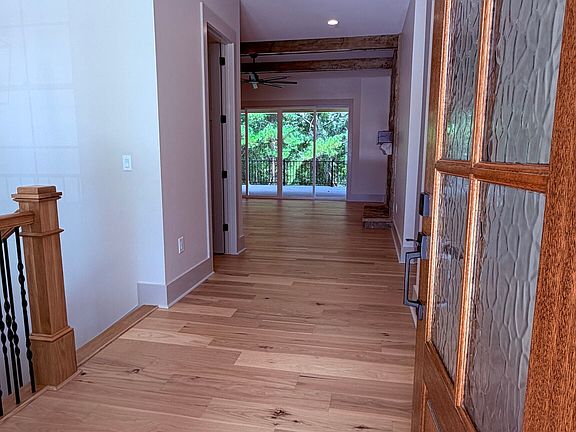 2nd image of 260 Edgewater Trl S