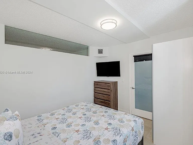 2301 Collins Ave #803 — Photo 11
