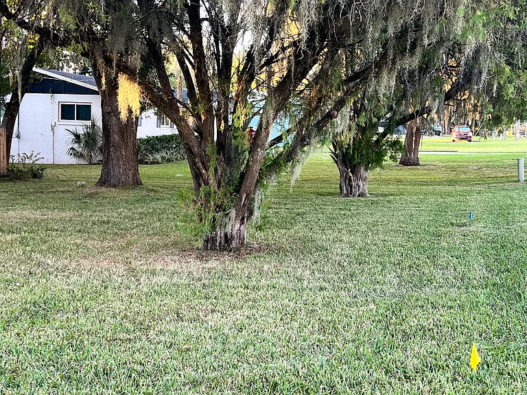 1858 SE Lake Weir Ave — Photo 26