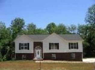 9075 McCray Farms Dr, Hickory, NC 28601