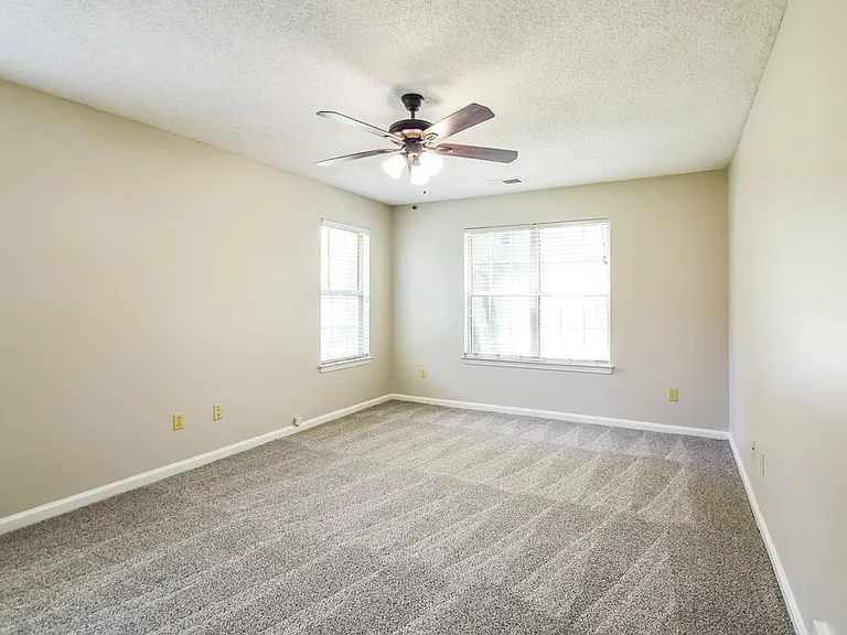 1862 Towson Ln — Photo 11