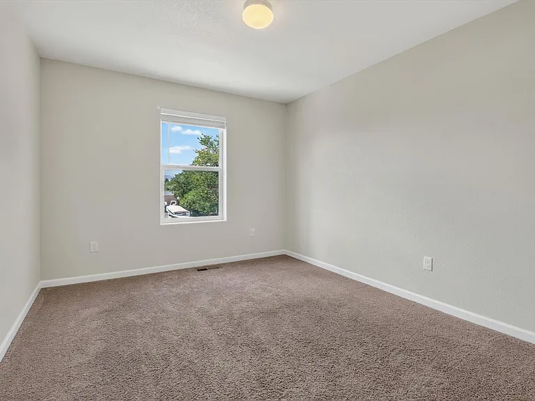 1209 Bistre St — Photo 25