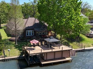 370 Saint Andrews Dr, Mabank, TX 75156