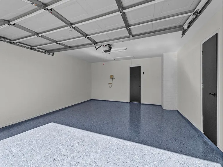 306 Dove Creek Trl — Photo 16