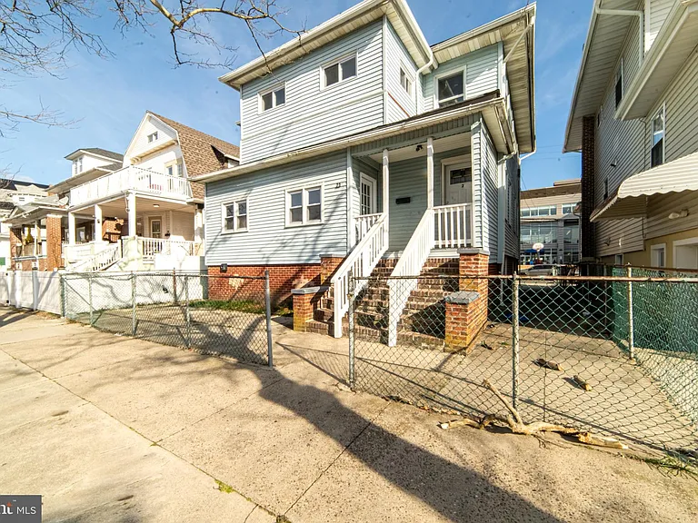 21 N Laclede Pl — Photo 1