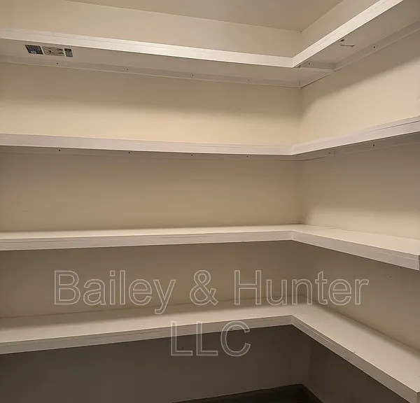 3365 Regent Pl SW — Photo 22