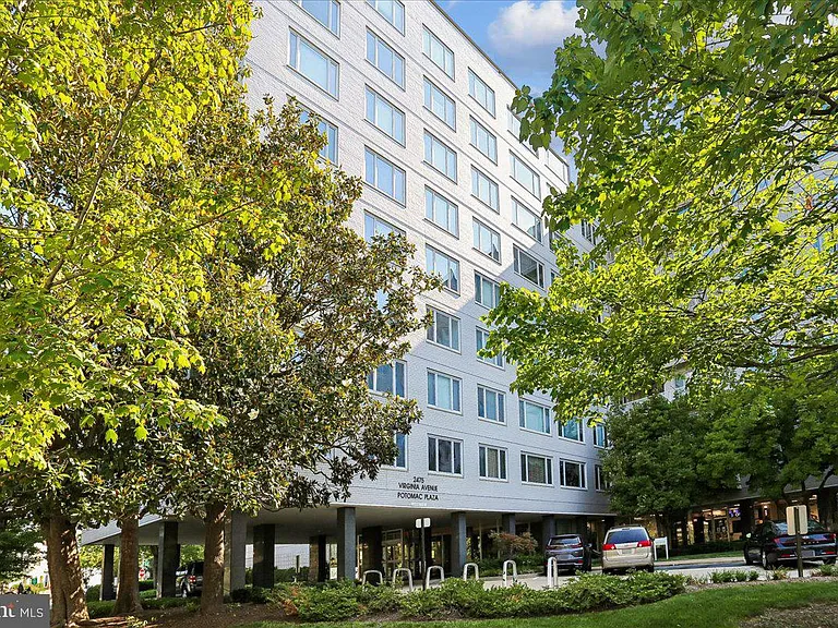 2475 Virginia Ave NW #220 — Photo 2