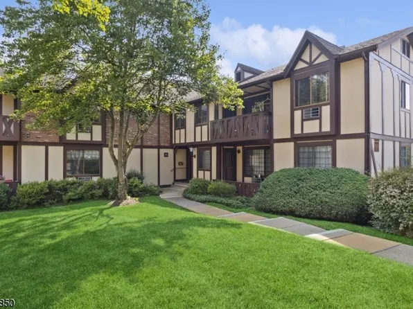 11 Sentinel Ct #C, Chatham Twp., NJ 07928