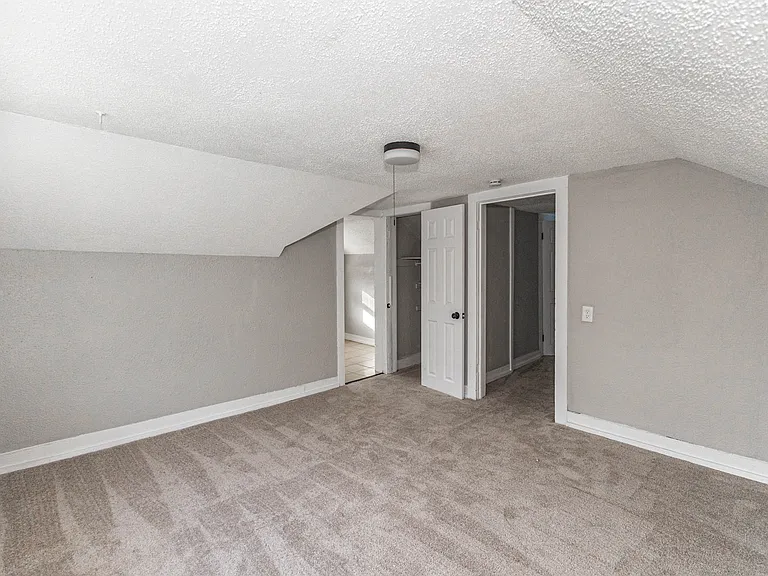 3901 Central St — Photo 48