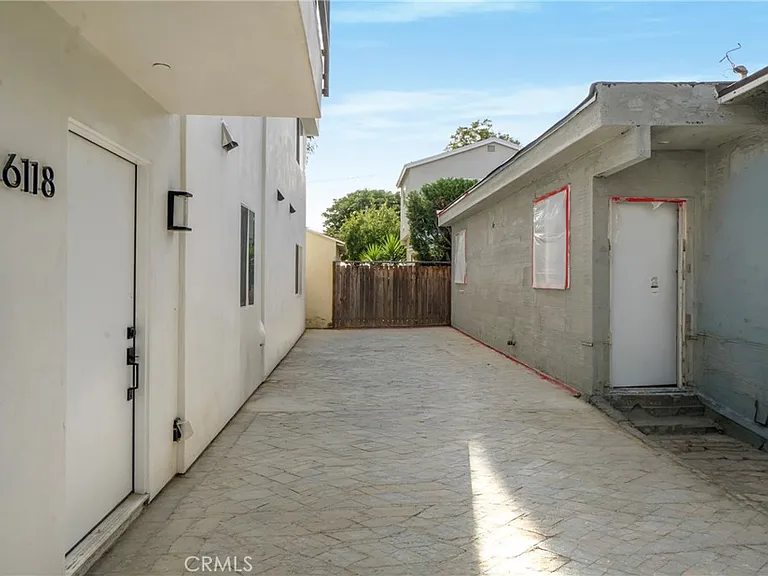 16120 Haynes St — Photo 3