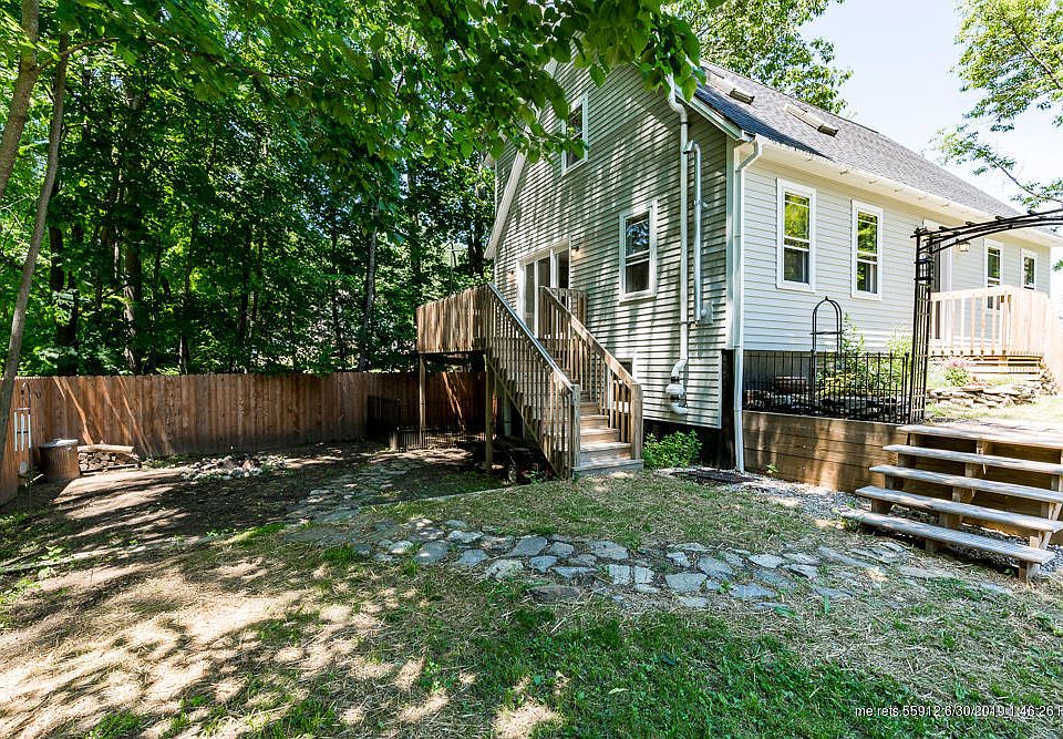 1st image of 20 Grandview Ave