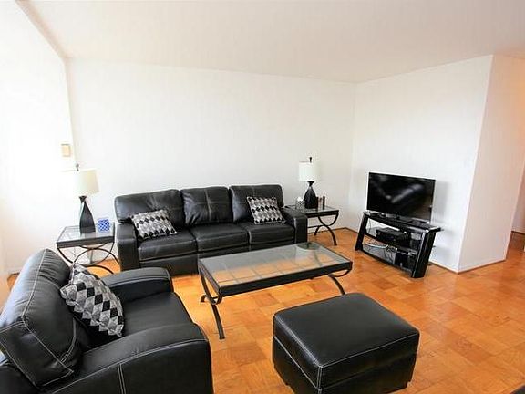 3rd image of 10500 Rockville Pike Unit 412