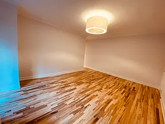 Rented by Metropolis Real Estate of Manhattan