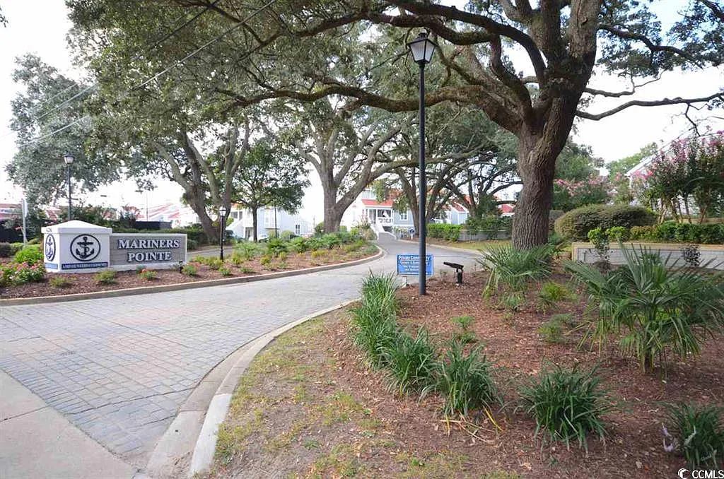 2 bed, 2.5 bath, 1475 sqft, $2,200 — Photo 2