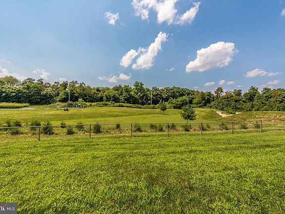 5th image of 10356 Bridle Ct