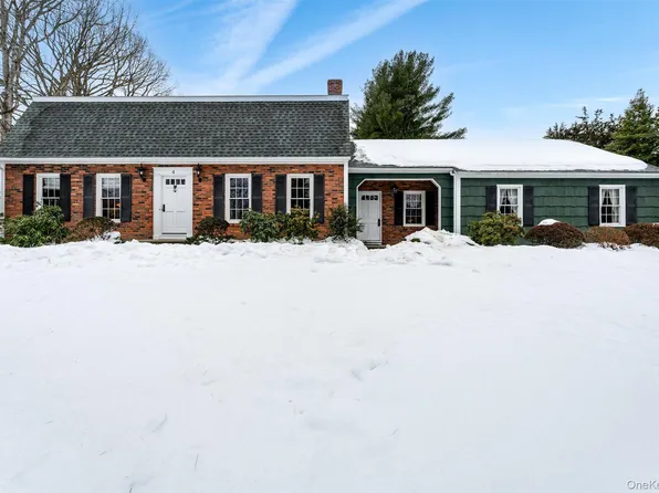 4 Raemont Road, Granite Springs, NY 10527