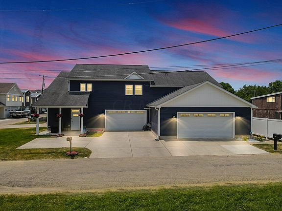 5th image of 13565 Gearhart St NE