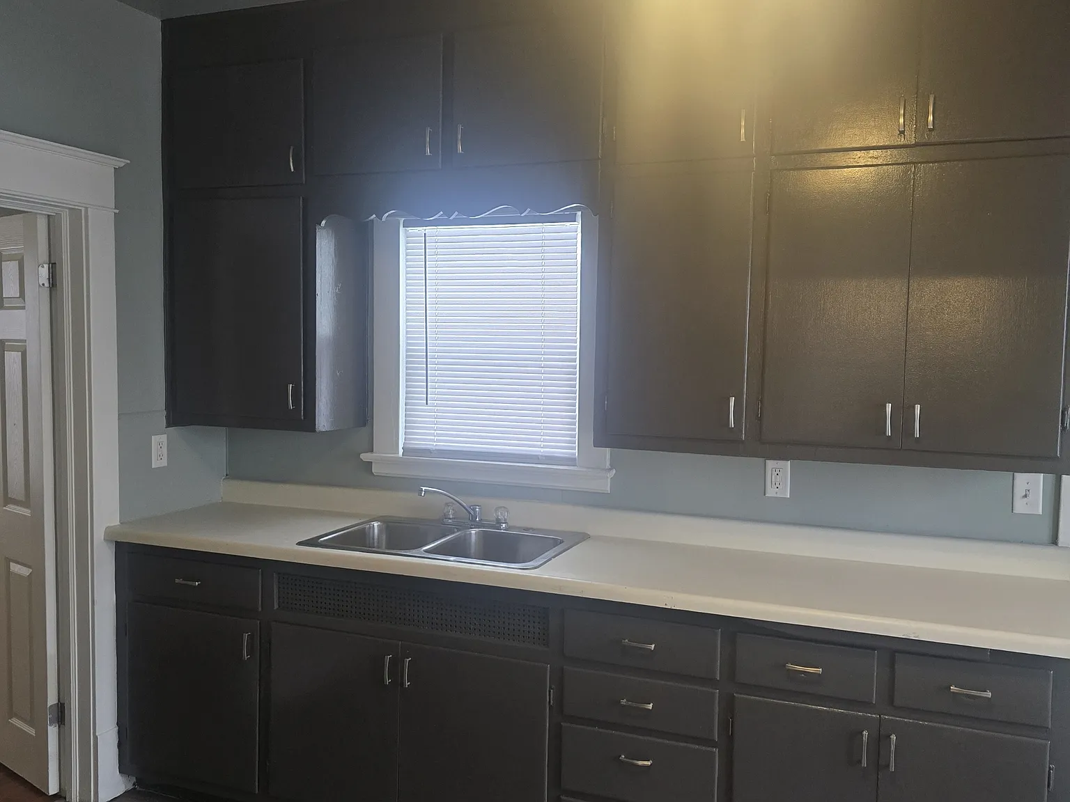 319 S Maple Ave - 1 — Photo 3