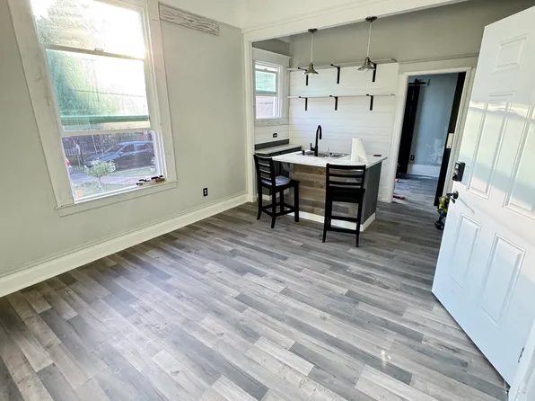 123 W Park St APT A, Stockton, CA 95202
