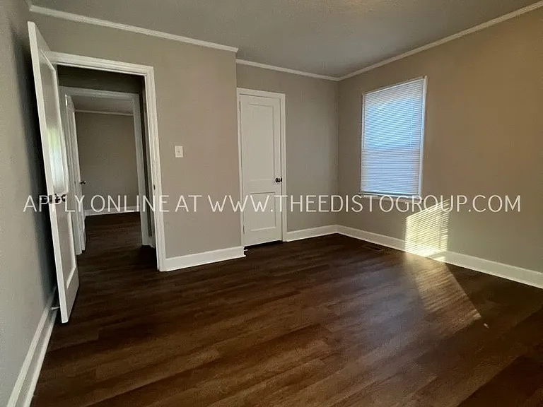 1161 Chestnut St — Photo 10