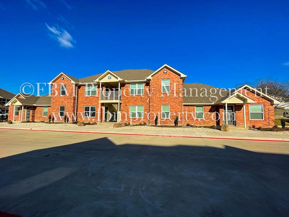 1st image of 1203 N Clay St #122