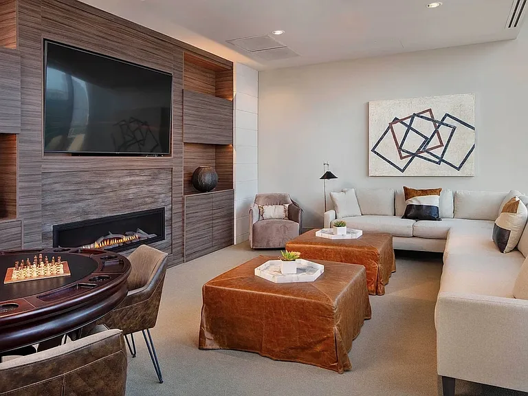 221 S Peoria St #1016 — Photo 14