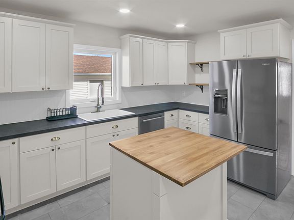 5th image of 730 N 6th Ave