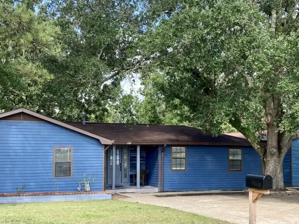 902 S 10th St, Leesville, LA 71446
