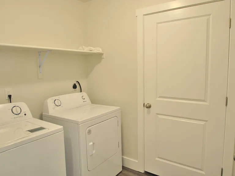 2049 N 380 E — Photo 14