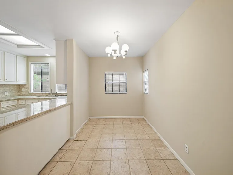 130 Sugarberry Cir — Photo 18