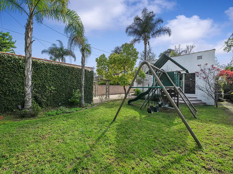 408 N Story Pl — Photo 30
